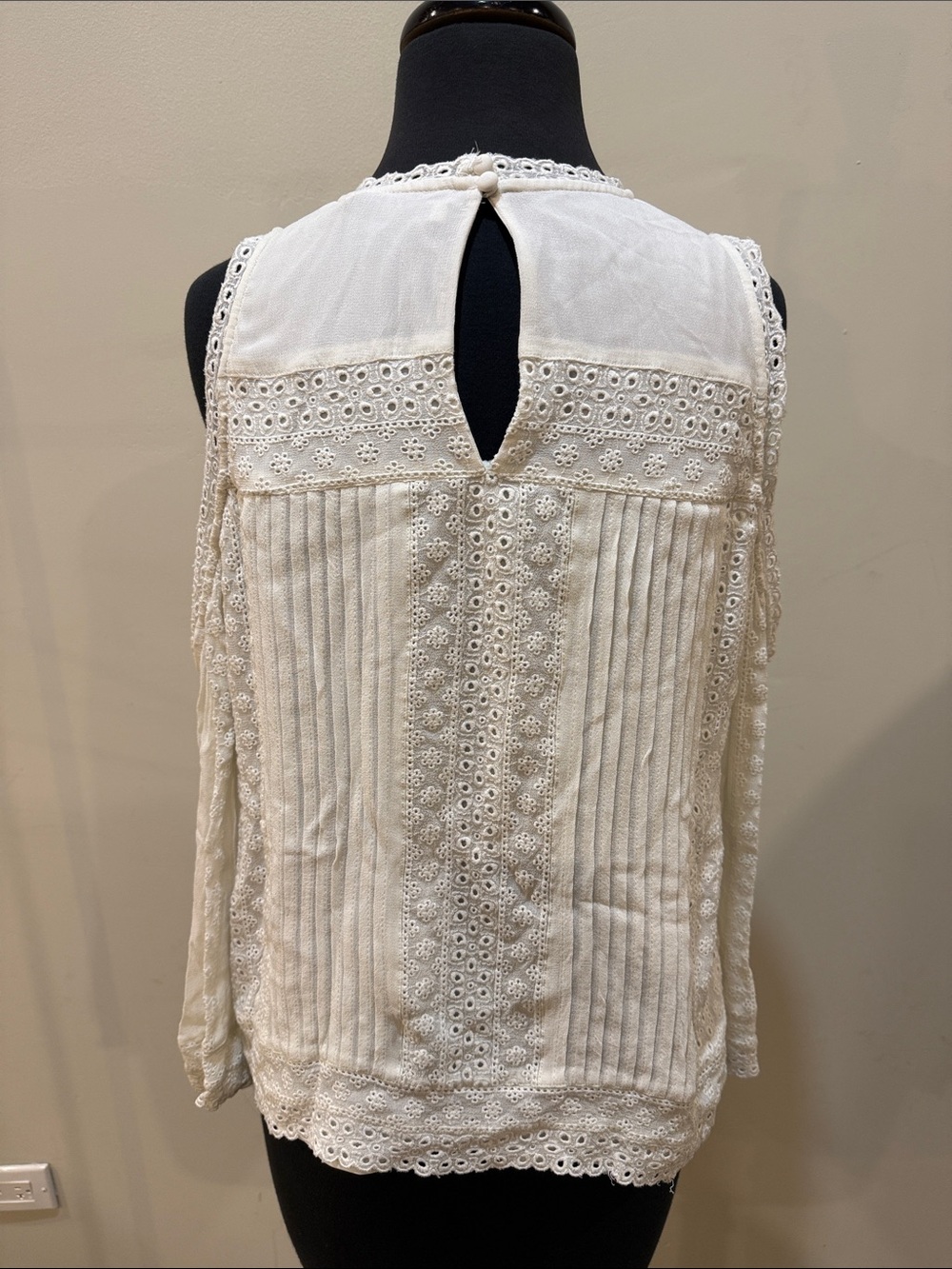 Alice + Olivia Ophelia Eyelet Lace Cold Shoulder Blouse - Picture 6 of 7